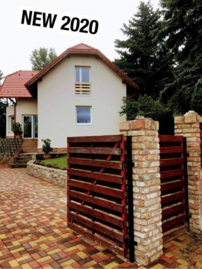‘NEW’ Sunkissed Villa on the Old Hill Balatonalmádi